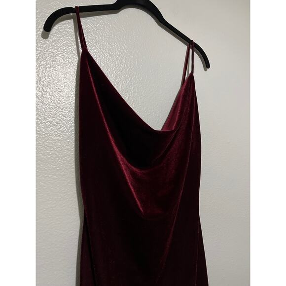 Lulu's Burgundy Velvet Midi Dress - Picture 6 of 13